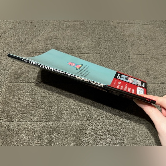 Spy x Family Official Anime Guide TV ANIMATION x 1st Mission Art Book Anime Anya - Picture 3 of 16